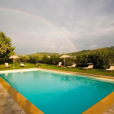 Sleeps 6 With Pool And Wifi Apartmán