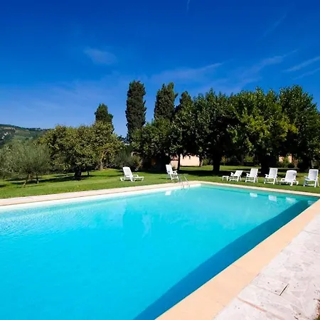 Sleeps 6 With Pool And Wifi Apartmán