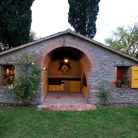 Sleeps 6 With Pool And Wifi Apartmán