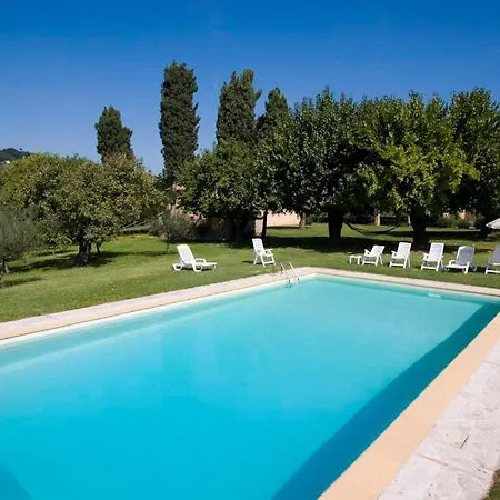 Sleeps 6 With Pool And Wifi Apartmán
