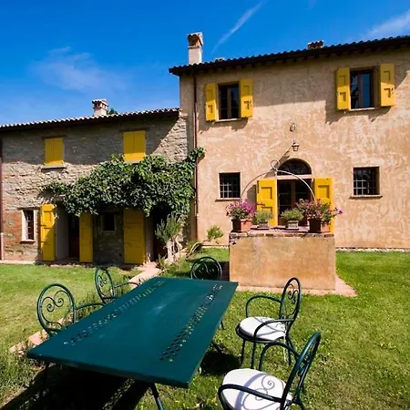Sleeps 6 With Pool And Wifi Apartmán